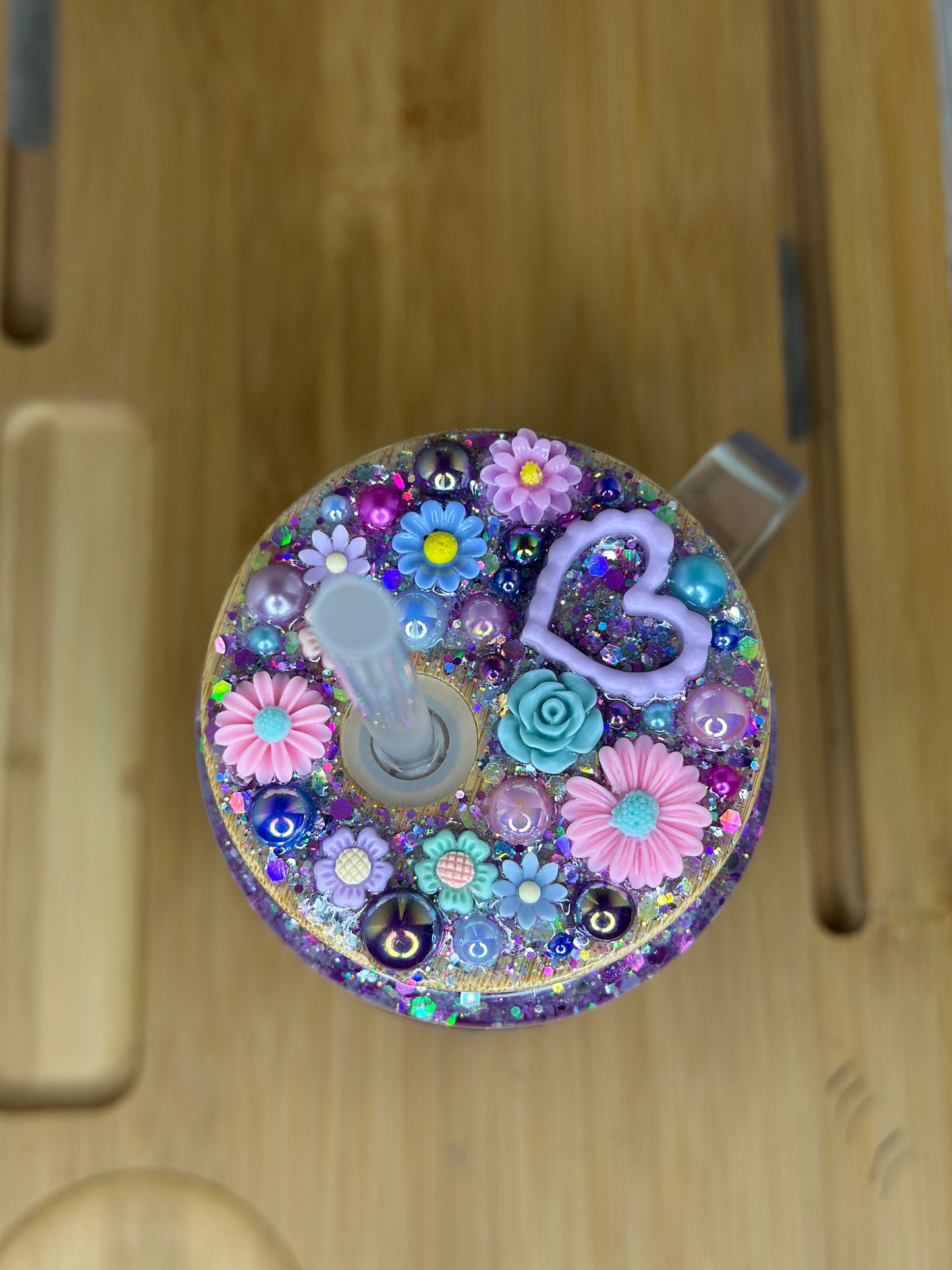 20oz Glass Snowglobe w/ handle HK Rainbow